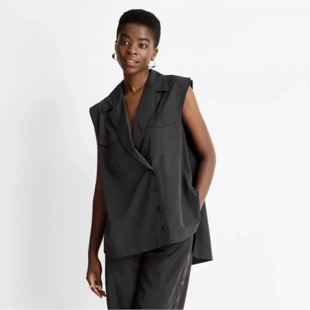 KBB by KAHLANA Sleeveless Nylon Black Blouse